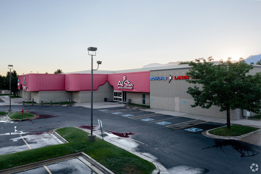 Primary Photo Of 10535 S State St, Sandy Freestanding For Lease