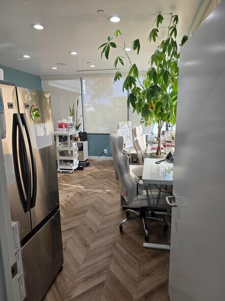 More Photos Of 2121 E Coast Hwy, Newport Beach Medical For Lease