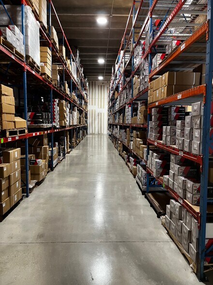 More Photos Of 7851-7863 NW 46th St, Doral Warehouse For Lease