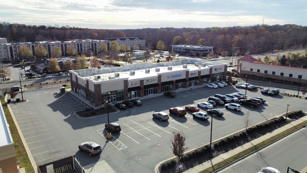 More Photos Of 3872-3894 Oxford Station Way, Winston-Salem Storefront Retail Office For Lease