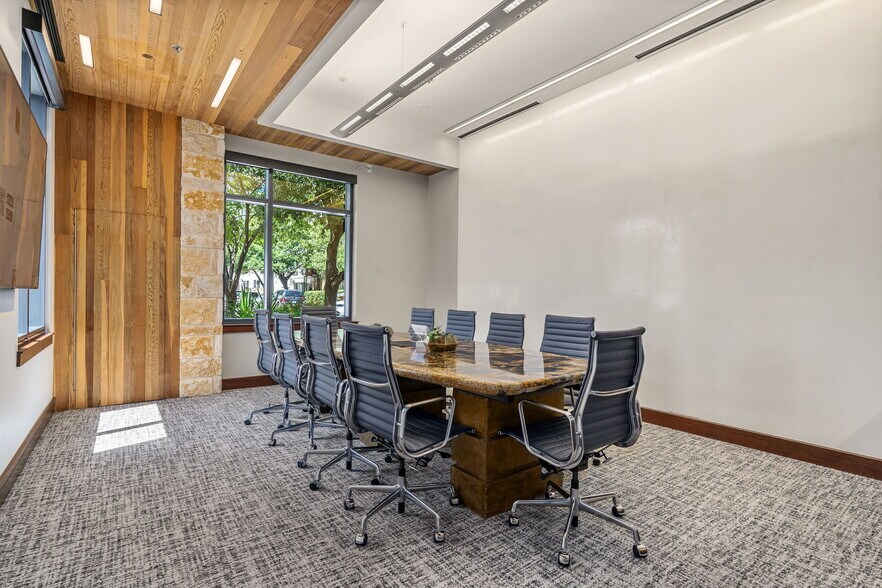 More Photos Of 6150 Sherry Ln, Dallas Office Residential For Sale