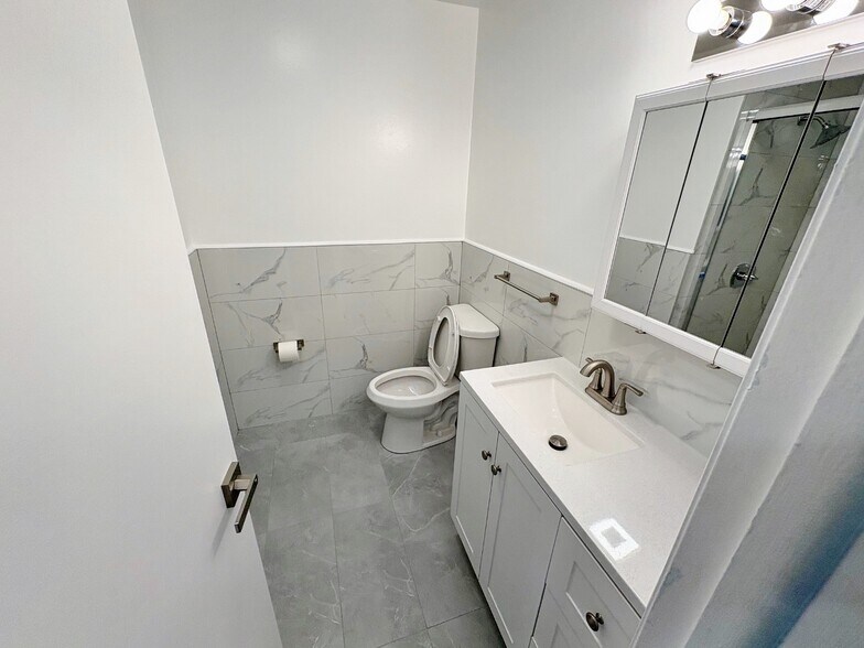 More Photos Of 113 N Chestnut St, New Paltz Office Residential For Lease