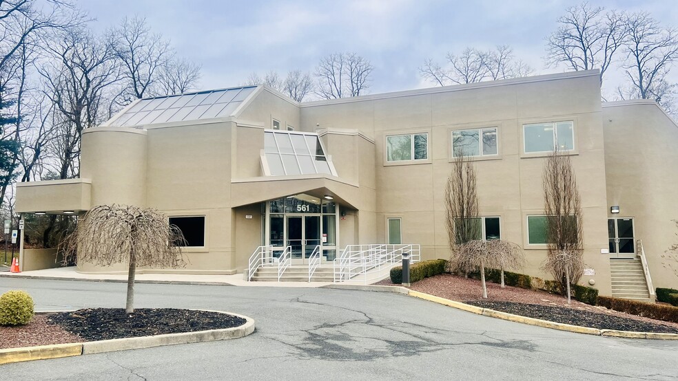 Primary Photo Of 561 Cranbury Rd, East Brunswick Medical For Lease