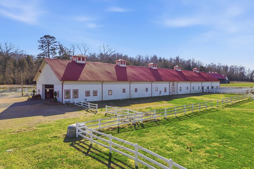 More Photos Of 1522 New Hope Rd, Rockwood Specialty For Sale