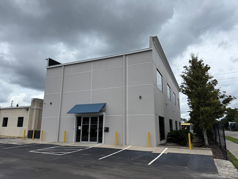 More Photos Of 6404 Old Winter Garden Rd, Orlando Medical For Sale