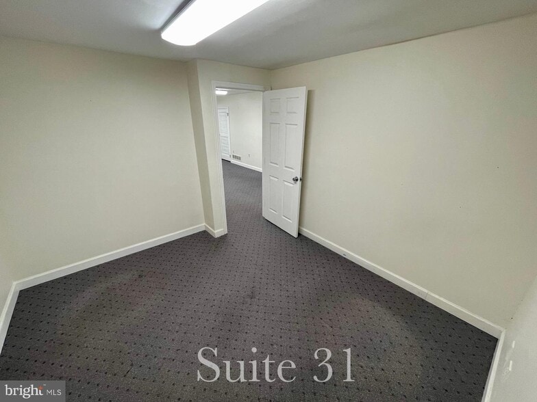 More Photos Of 5201-5215 W Woodmill Dr, Wilmington Medical For Sale