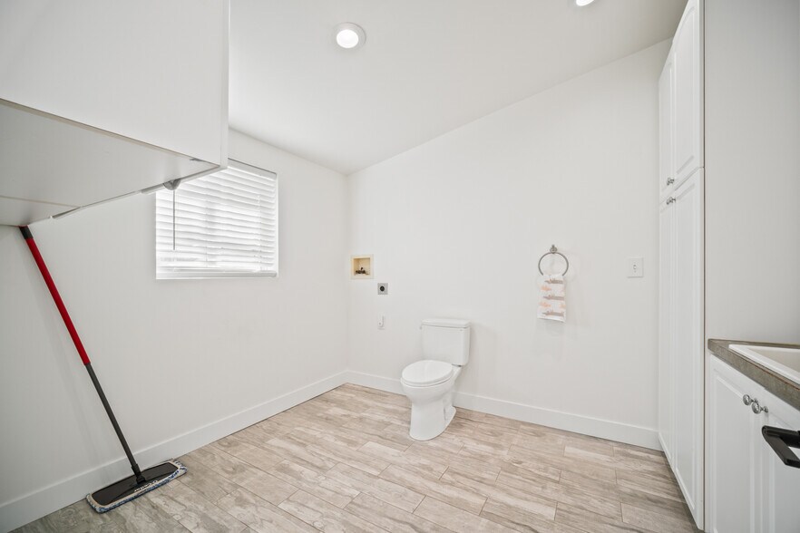 More Photos Of 3552 SE 65th Ave, Portland Skilled Nursing Facility For Sale