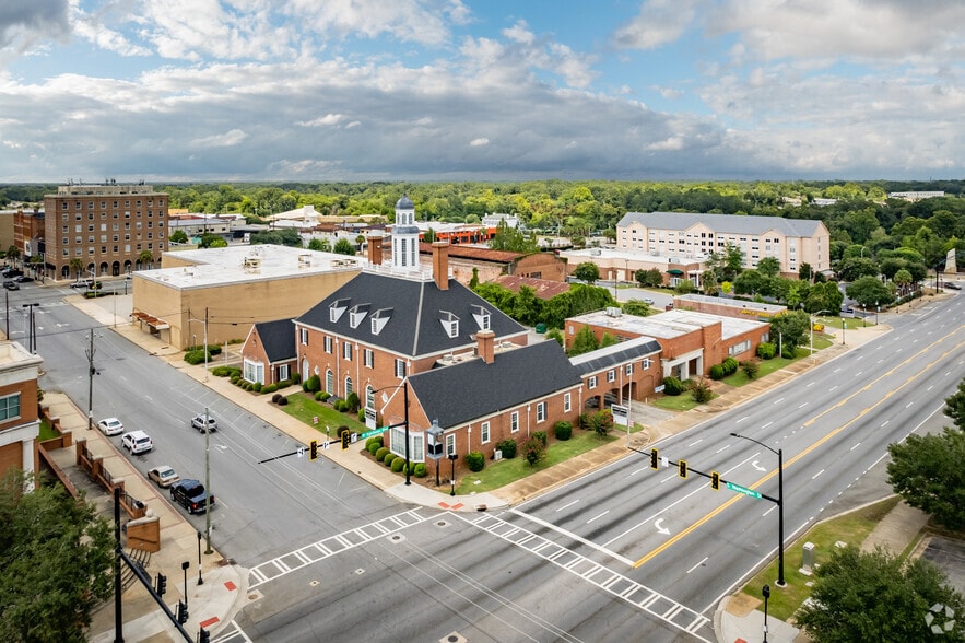 More Photos Of 128 S Washington St, Albany Freestanding For Sale