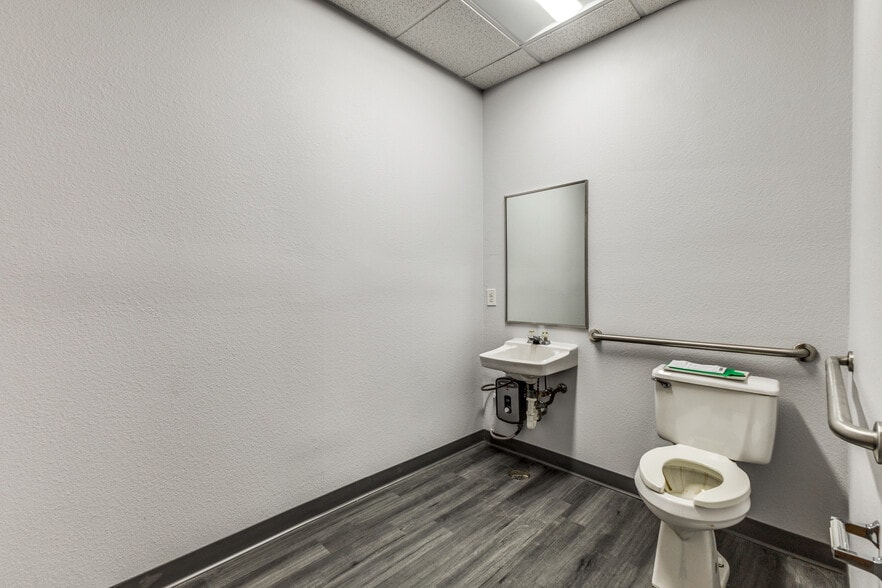 More Photos Of 3301 Century Dr, Rowlett Manufacturing For Sale