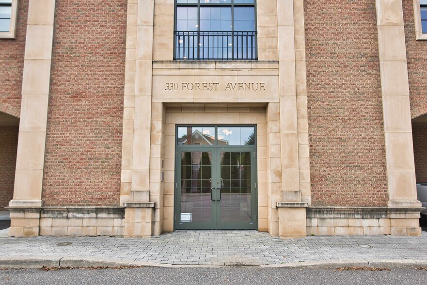 More Photos Of 330 Forest Ave, Locust Valley Medical For Lease