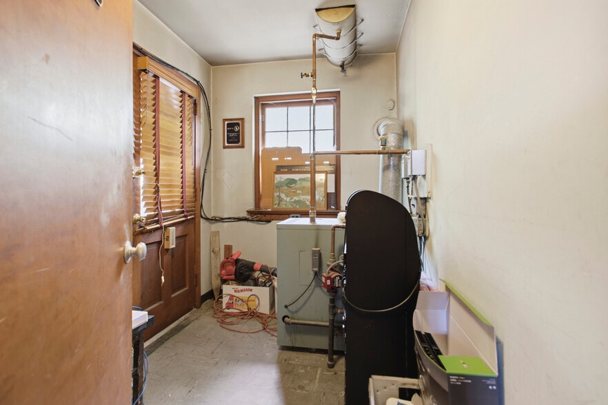 More Photos Of 678 Ferne Blvd, Drexel Hill Office For Sale