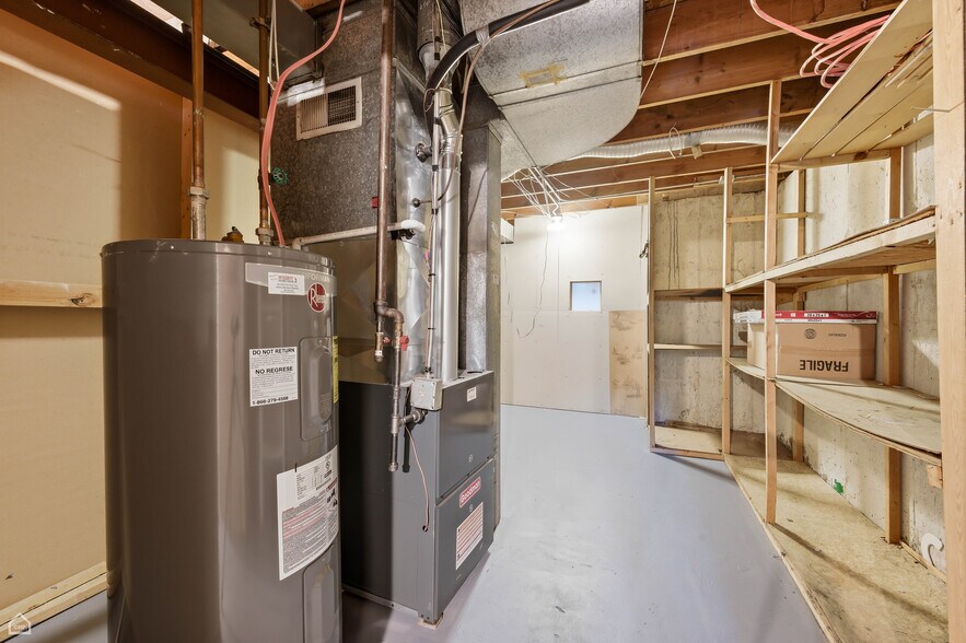 More Photos Of 8507 S Roberts Rd, Justice Veterinarian Kennel For Sale