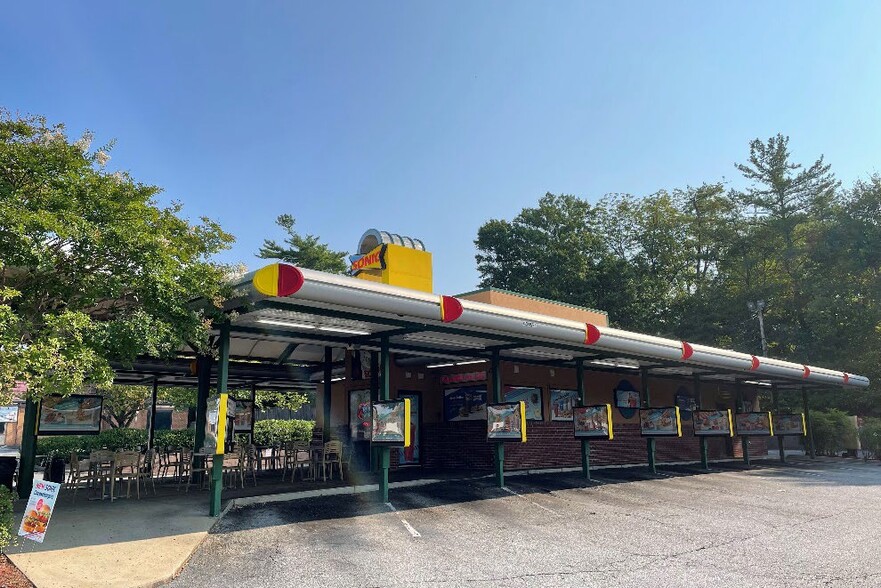 Primary Photo Of 954 N Pleasantburg Dr, Greenville Fast Food For Sale