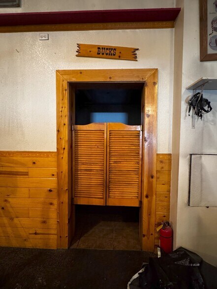 More Photos Of 479 6th Street St, Wells Industrial For Sale