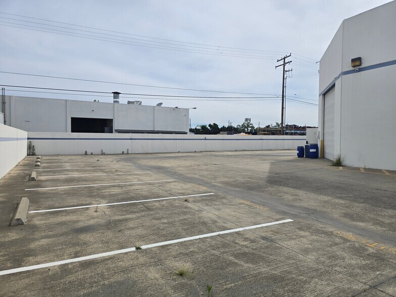 More Photos Of 2920 E Ricker Way, Anaheim Warehouse For Lease