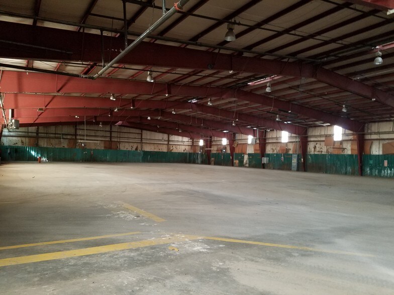 More Photos Of 110 W Borderland Rd, El Paso Warehouse For Lease