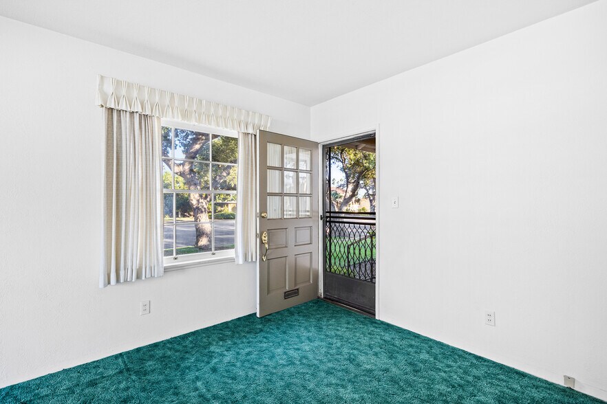 More Photos Of 1047 N San Gabriel Ave, Azusa Apartments For Sale