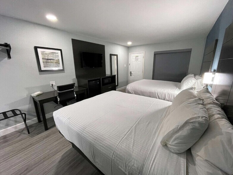 More Photos Of 900 N Main Ave, San Antonio Hotel For Sale