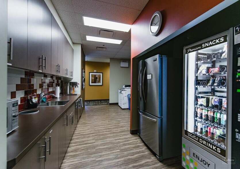 More Photos Of 600 Crowfoot Cres NW, Calgary Coworking Space