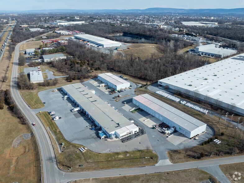 More Photos Of 140 Western Maryland Pky, Hagerstown Warehouse For Lease