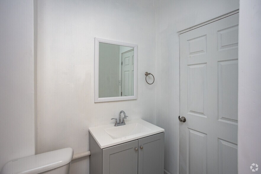 More Photos Of 328 S Mathilda St, Pittsburgh Multifamily For Sale