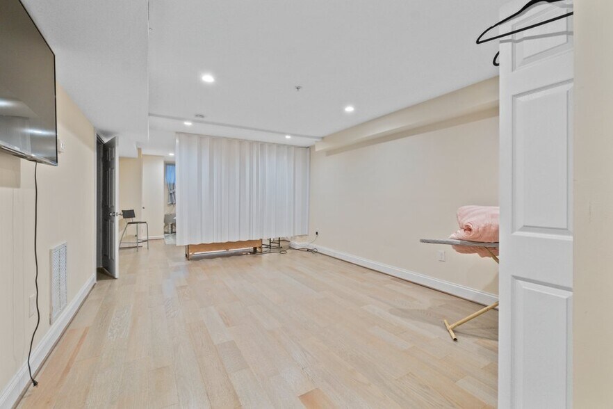 More Photos Of 2740 Saint Paul St, Baltimore Apartments For Sale