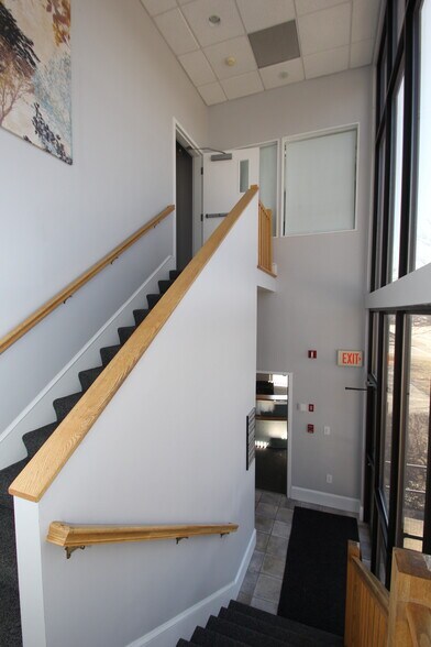 More Photos Of 87 Main St, North Reading Light Manufacturing For Sale