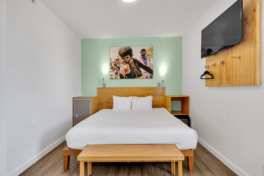 More Photos Of 1225 St. Charles ave, New Orleans Hospitality For Sale