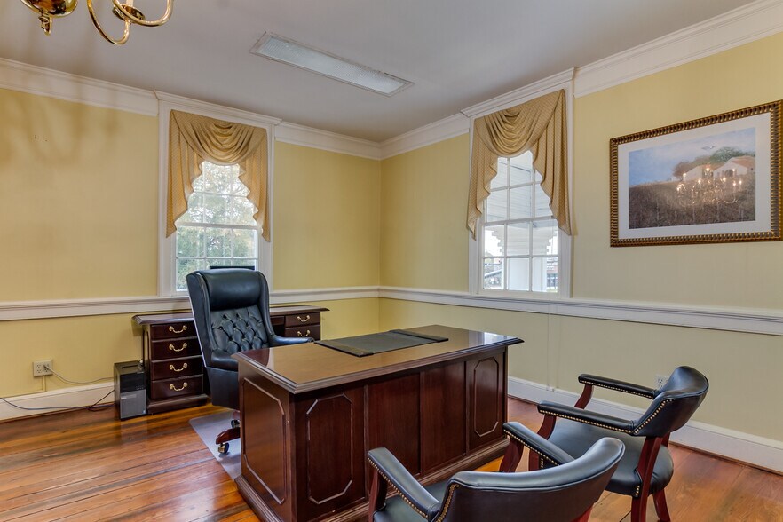 More Photos Of 2606 8th St, Tuscaloosa Office For Sale