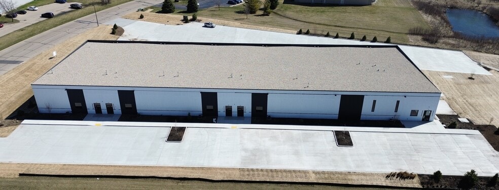 More Photos Of 205 E Morrissey Dr, Elkhorn Warehouse For Lease