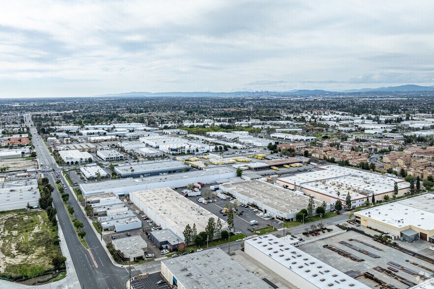 More Photos Of 10725 Springdale Ave, Santa Fe Springs Warehouse For Lease