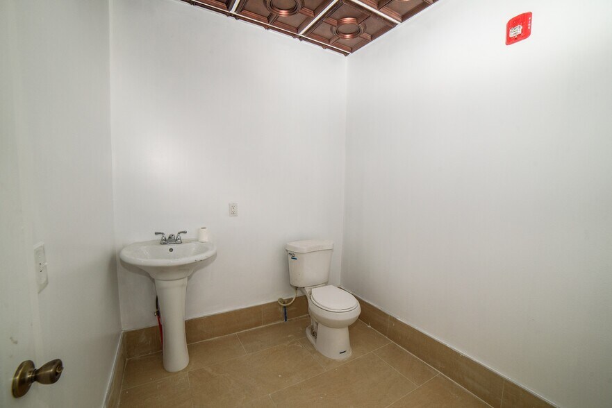 More Photos Of 277 Main St, Paterson Storefront Retail Residential For Lease