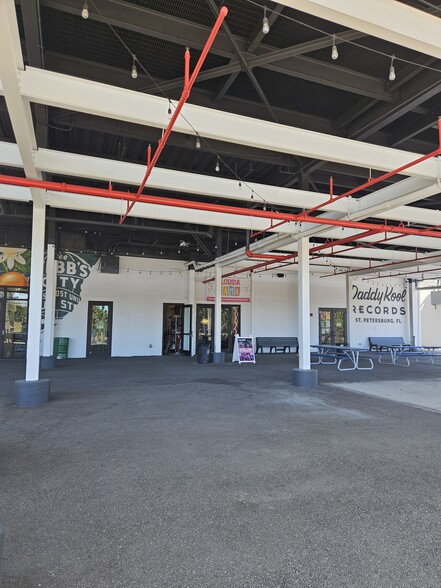 More Photos Of 2606 Fairfield Ave S, Saint Petersburg Light Manufacturing For Lease