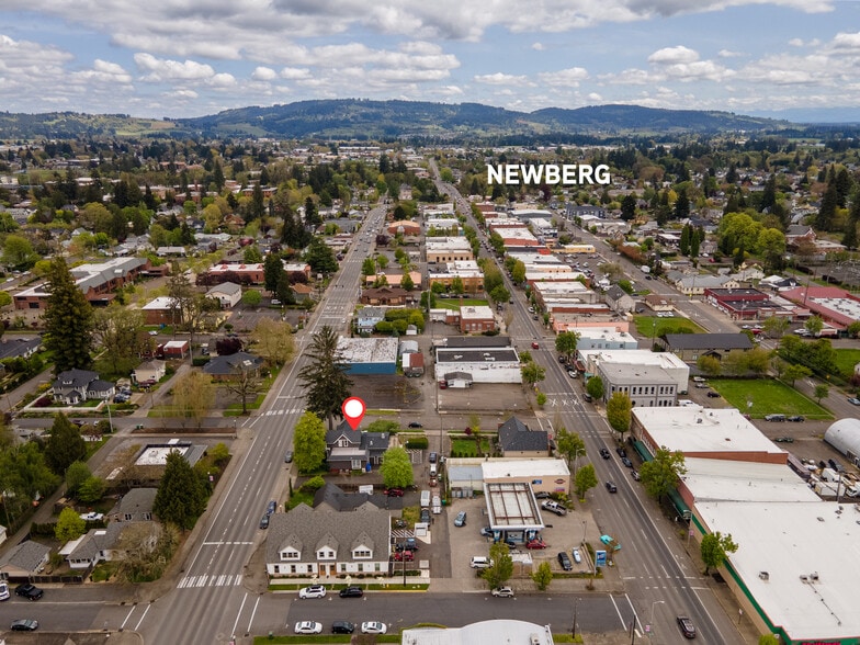 More Photos Of 115 N Washington St, Newberg Restaurant For Sale