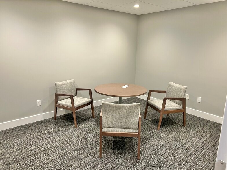 More Photos Of 33 Dale Rd, Avon Office For Lease