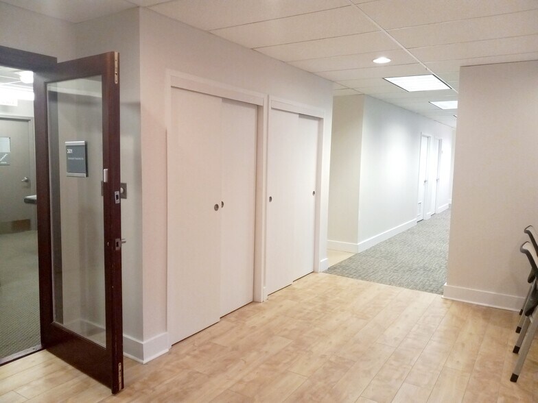 More Photos Of 2121 Eisenhower Ave, Alexandria Office For Lease