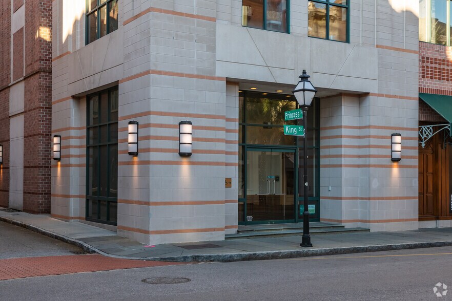 More Photos Of 211 King St, Charleston Office For Lease