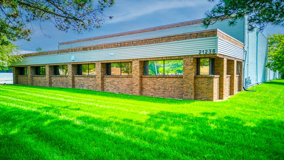 More Photos Of 21238 Bridge St, Southfield Warehouse For Lease