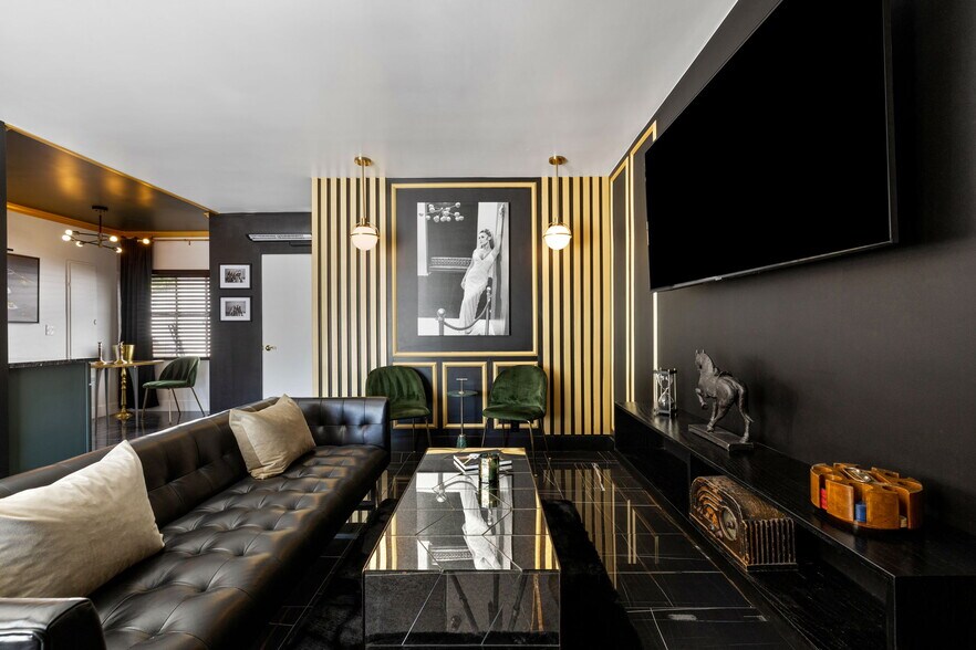 More Photos Of 120 W Vereda Sur, Palm Springs Hotel For Sale