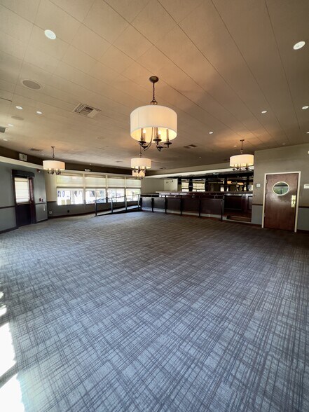 More Photos Of 14572 Big Basin Way, Saratoga Storefront For Lease