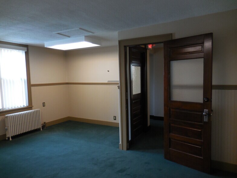 More Photos Of 136 E Grand River Ave, Brighton Office For Lease