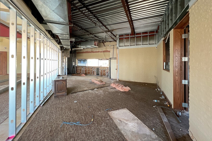 More Photos Of 3200 E Memorial Rd, Edmond Medical For Sale