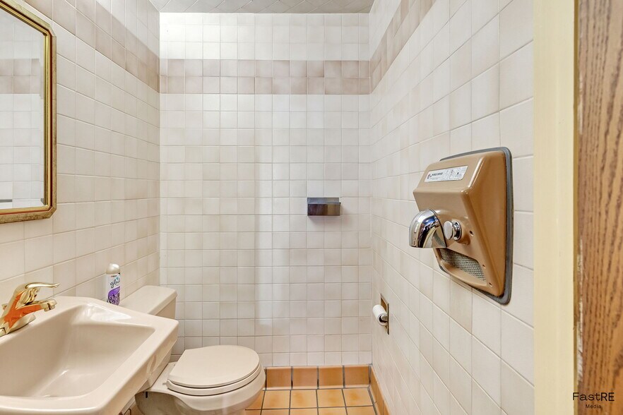 More Photos Of 13325 Olde Western Ave, Blue Island Restaurant For Sale