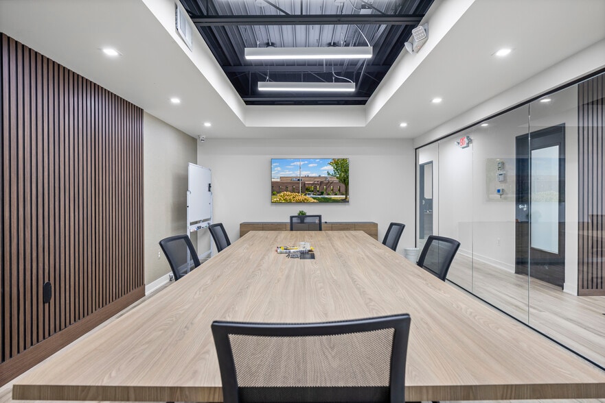 More Photos Of 23936 Industrial Park Dr, Farmington Hills Warehouse For Sale