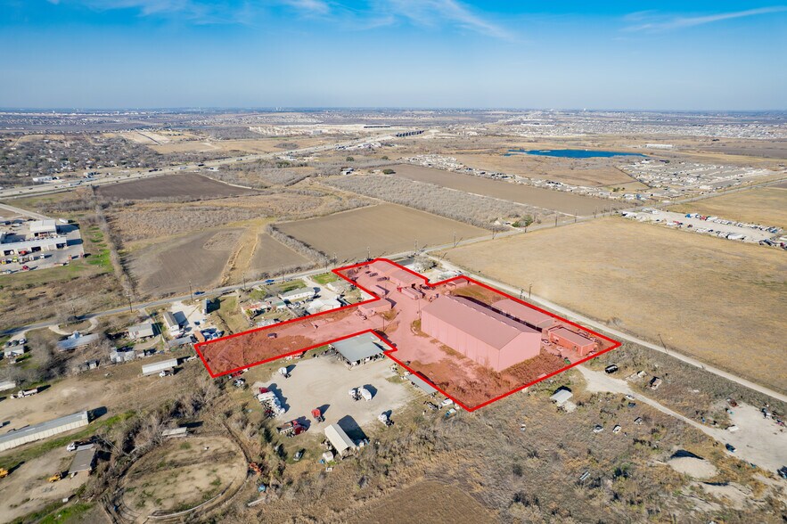 More Photos Of 9092 Green Rd, Converse Unknown For Lease