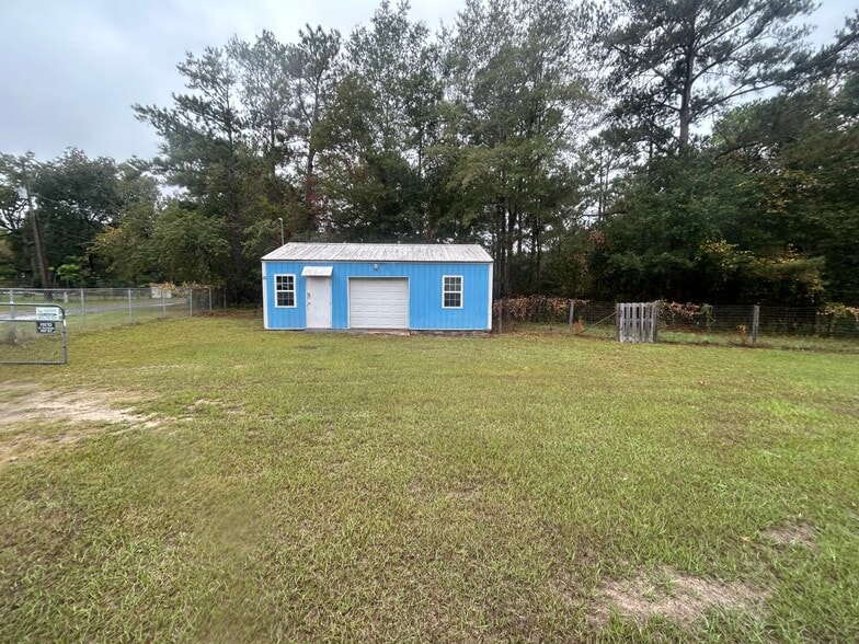 More Photos Of 104 Willa Dr, Columbia Specialty For Lease