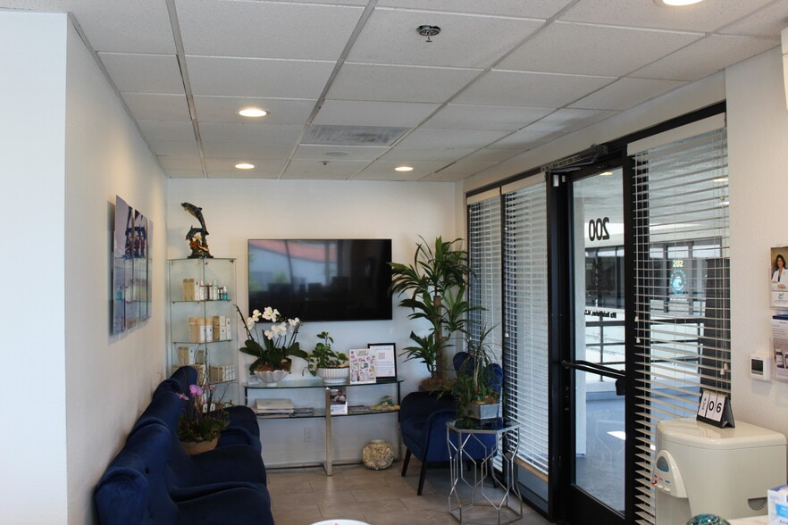 More Photos Of 665 Camino de los Mares, San Clemente Medical For Sale