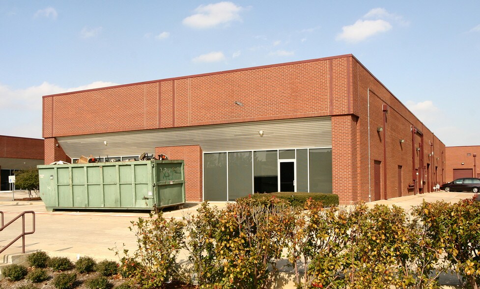 More Photos Of 7801 Mesquite Bend Dr, Irving Unknown For Lease