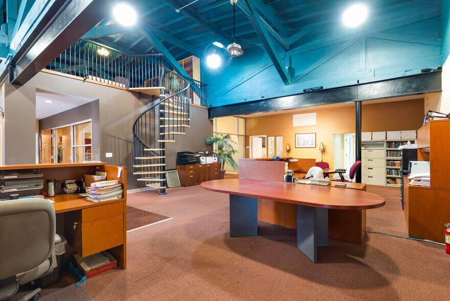 More Photos Of 122 S Calhoun St, Tallahassee Office For Lease