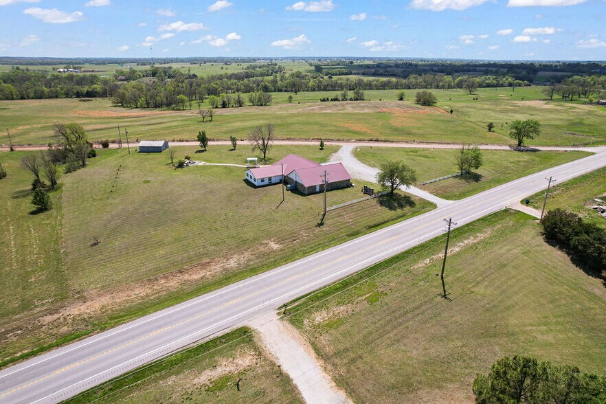 More Photos Of 58225 US-60, Fairland General Retail For Sale